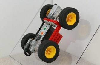 Автомобиль LEGO против склонов 25