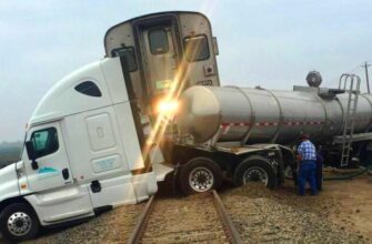 Опасные аварии с поездами на переездах 25