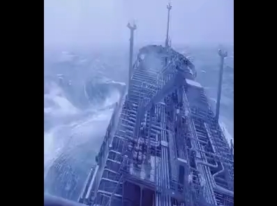 Шторм на море с точки зрения капитана корабля 49